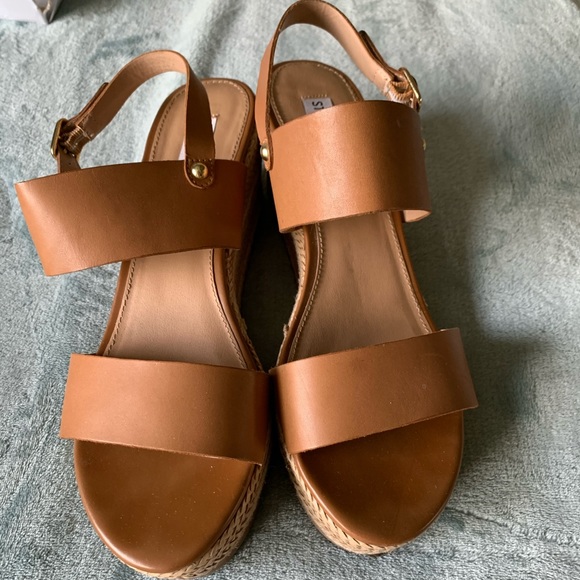Steve Madden Tan Platform Wedges - Picture 3 of 3